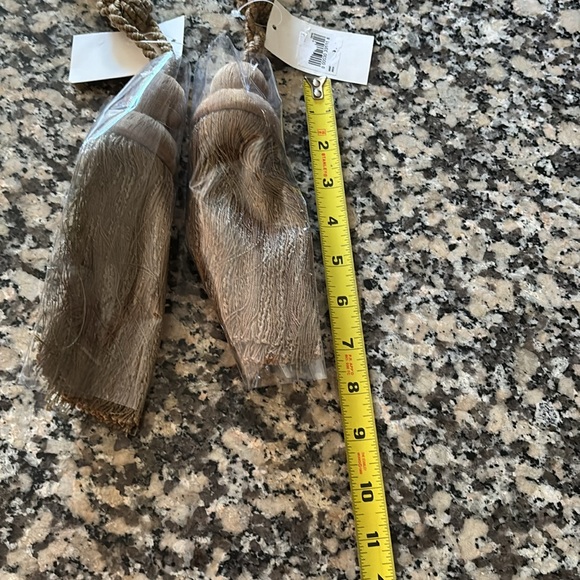 NWT Pair Decorative Curtain Tie Backs Bundle (2) 15” long 8” tassels - Picture 7 of 8
